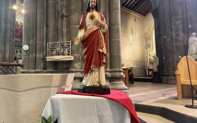 Bishop Coll welcomes Blessed Statue of the Sacred Heart to Ossory Diocese